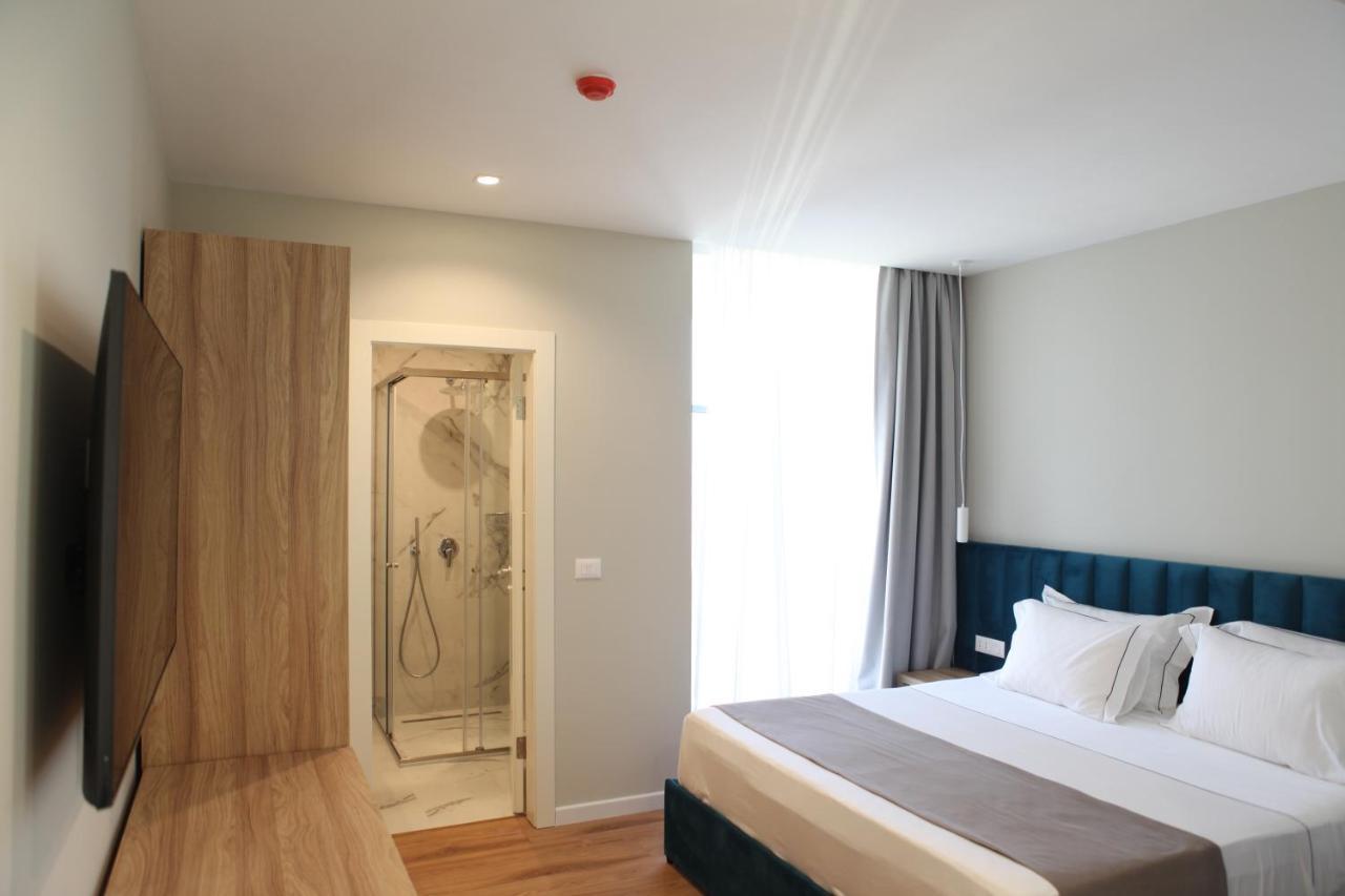 Volmar Hotel Durres Exterior photo
